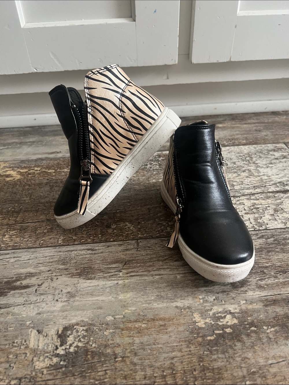 Women’s Black & Cream Zebra-Print Wedge Sneaker Boots